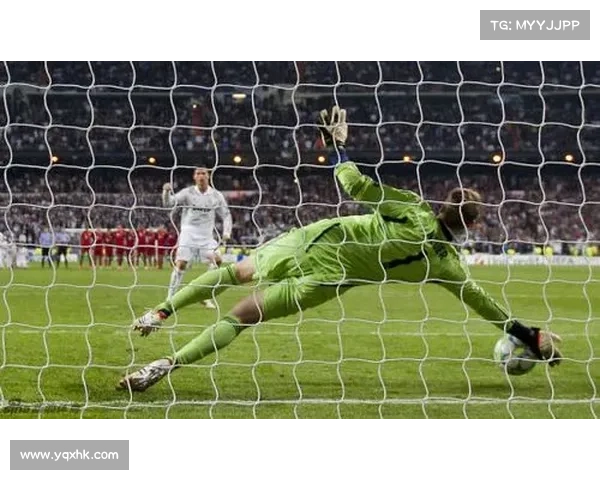 守门员扑点球方向判断的心理学与技巧分析探讨